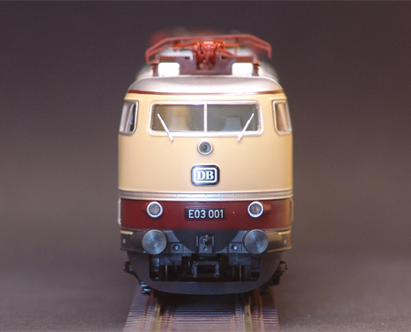 E03-001